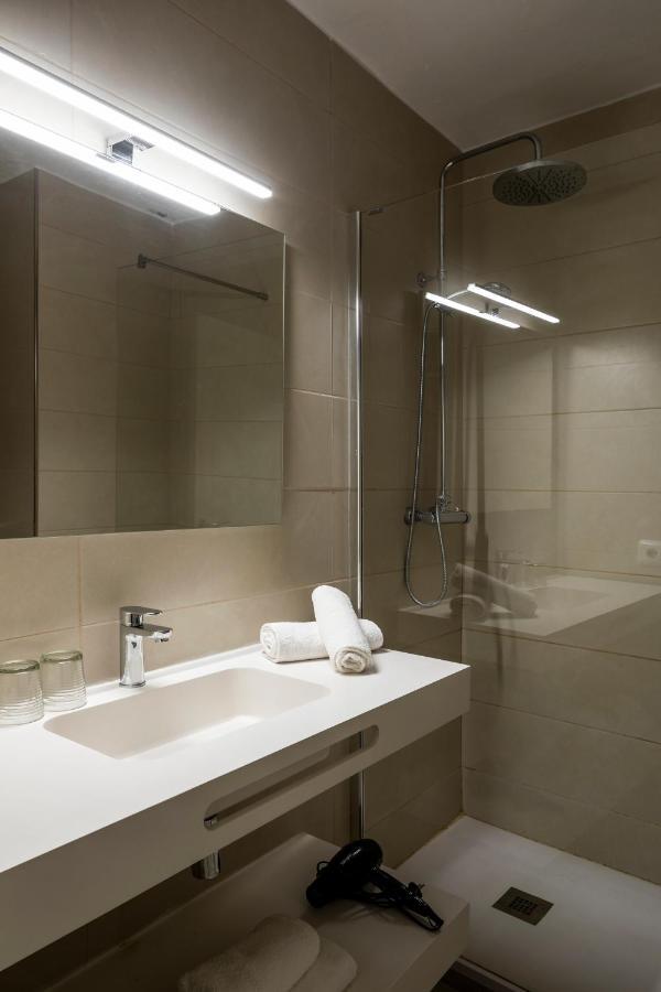 Apartamentos El Moro San Antonio  Bagian luar foto