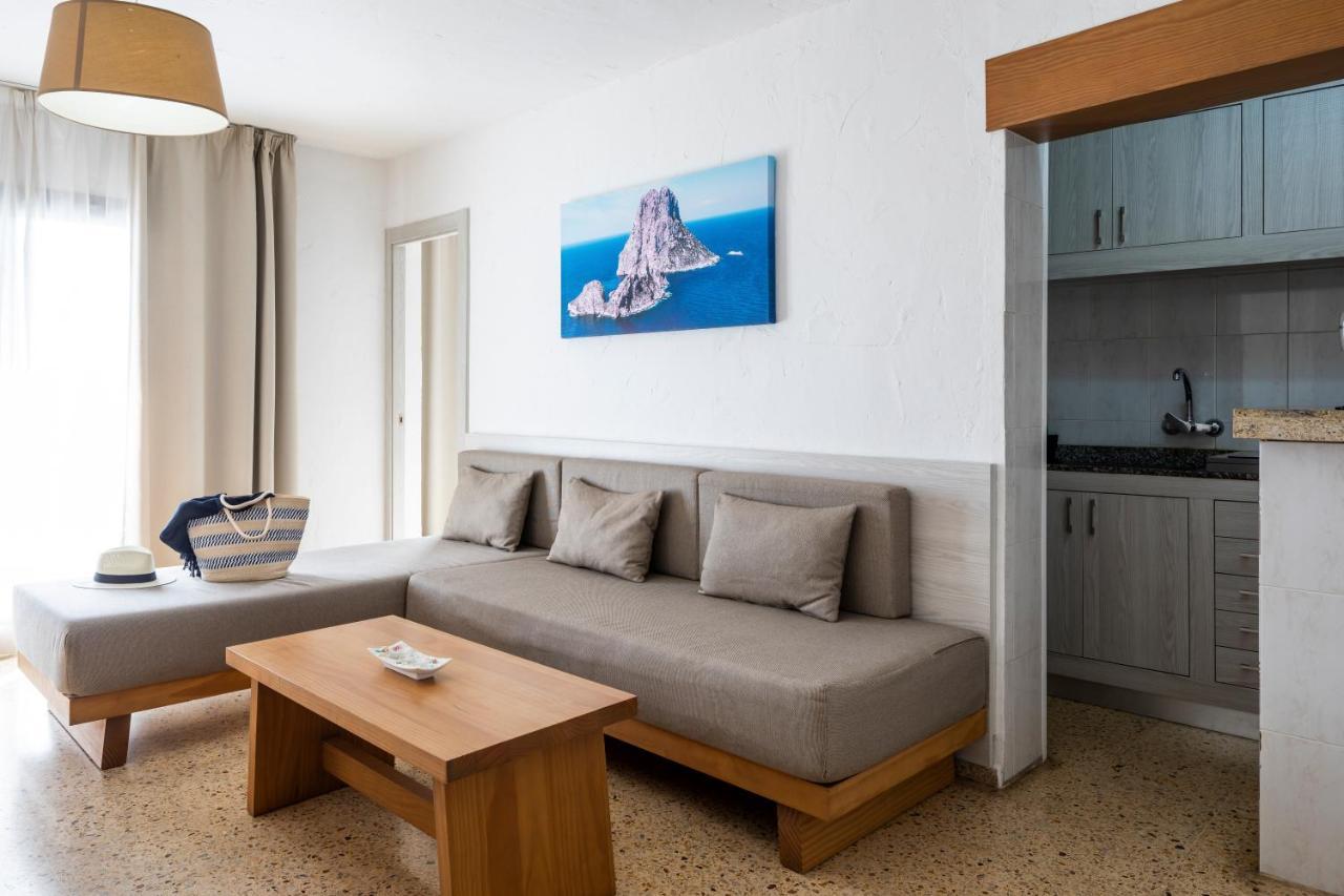 Apartamentos El Moro San Antonio  Bagian luar foto
