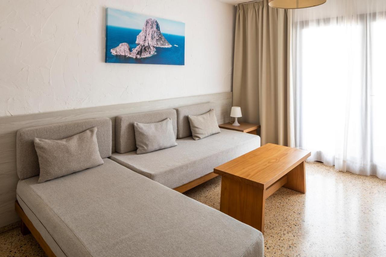 Apartamentos El Moro San Antonio  Bagian luar foto