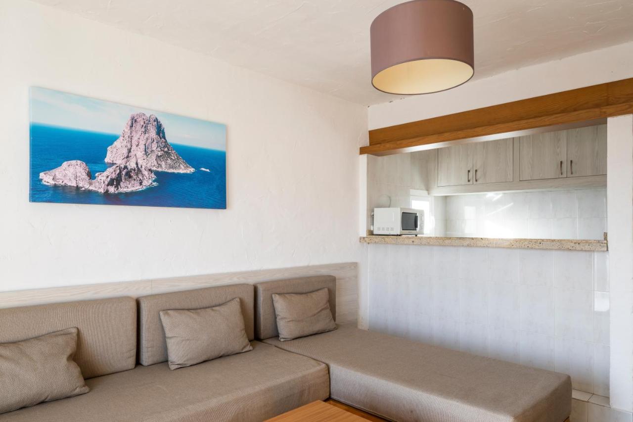 Apartamentos El Moro San Antonio  Bagian luar foto