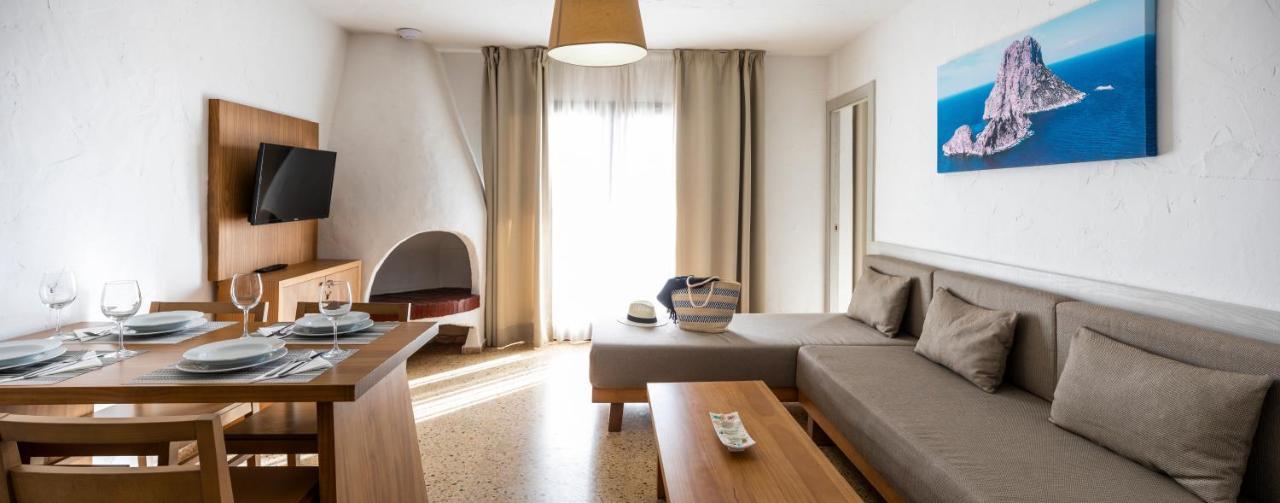 Apartamentos El Moro San Antonio  Bagian luar foto