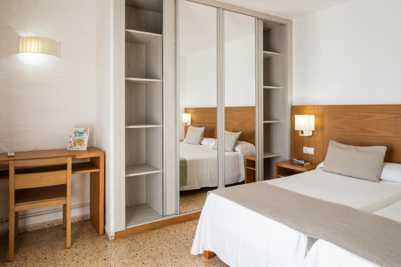 Apartamentos El Moro San Antonio  Bagian luar foto