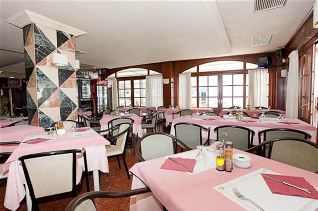 Apartamentos El Moro San Antonio  Bagian luar foto