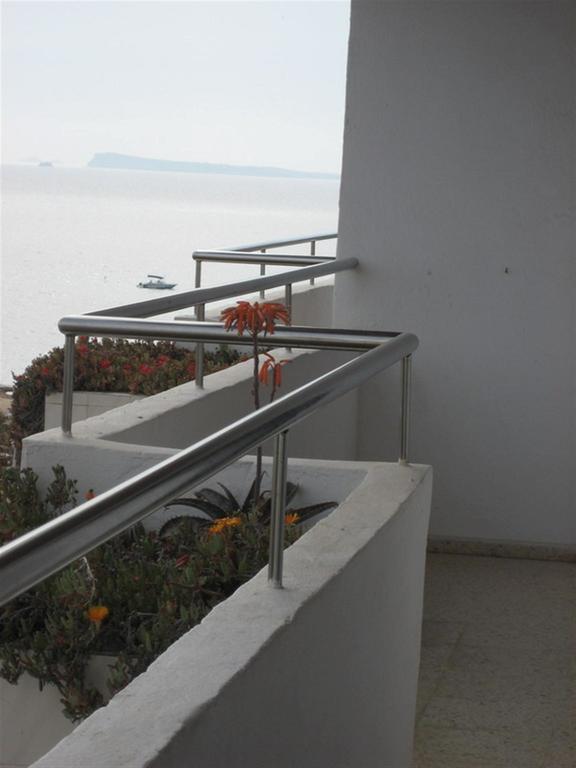 Apartamentos El Moro San Antonio  Bagian luar foto