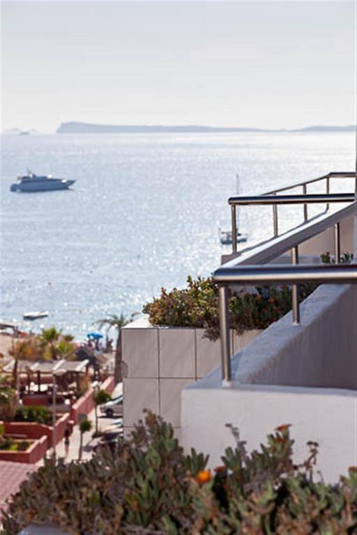 Apartamentos El Moro San Antonio  Ruang foto