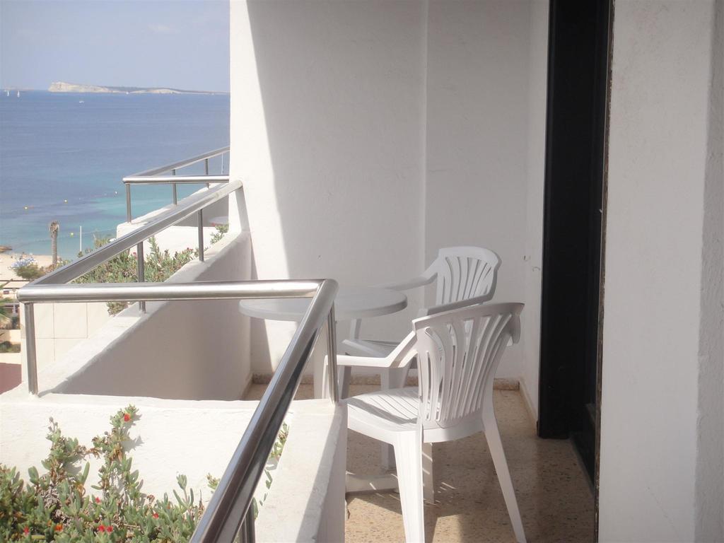 Apartamentos El Moro San Antonio  Ruang foto