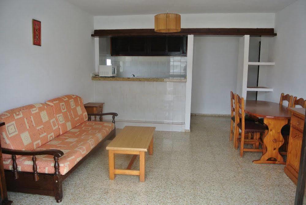 Apartamentos El Moro San Antonio  Bagian luar foto